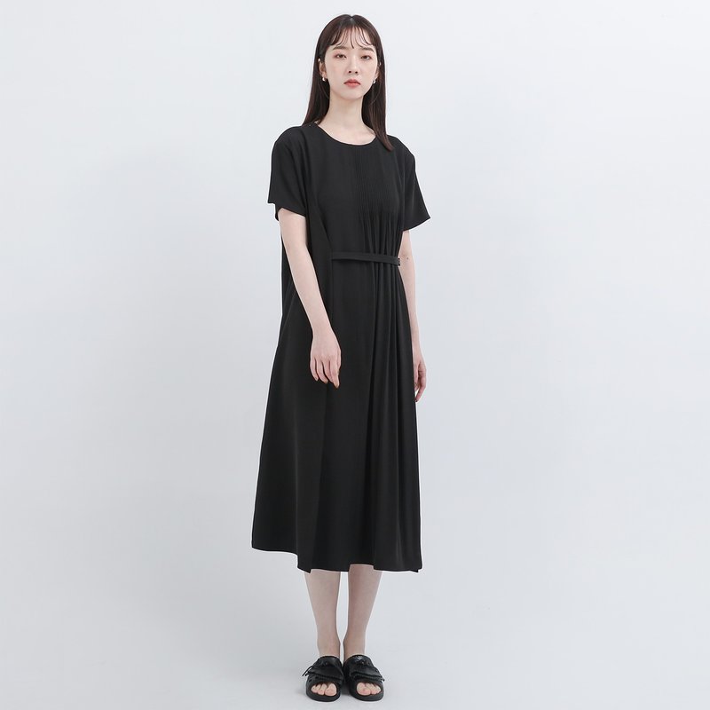 Yilian_Yilian two-stage pleated dress_22SF104_black - ชุดเดรส - เส้นใยสังเคราะห์ สีดำ