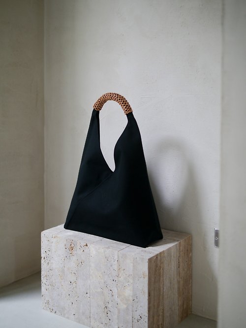 Woven Triangle Bag 58cm (Black) - Shop Kamaro'an Messenger Bags