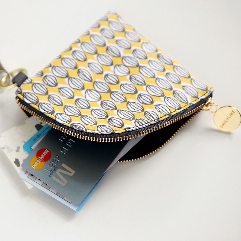 Dailylike 扇形棉質鑰匙零錢包-03花蕾,E2D48705 - 零錢包/小錢包 - 棉．麻 黃色