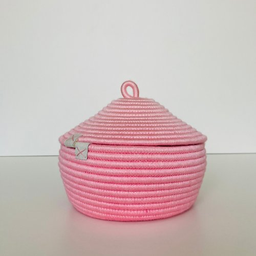 KOTTOSH ART Soft pink storage basket with lid 13 cm x 17 cm