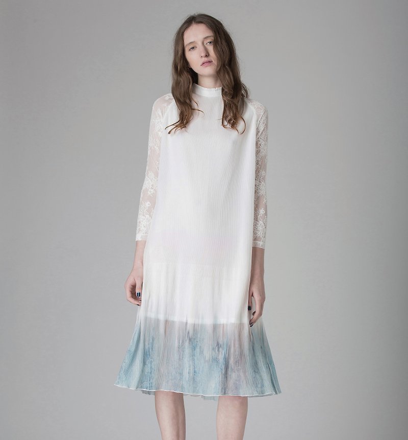 氣質印花拼手袖蕾絲洋裝-香港原創品牌Lapeewee - 連身裙 - 絲．絹 白色
