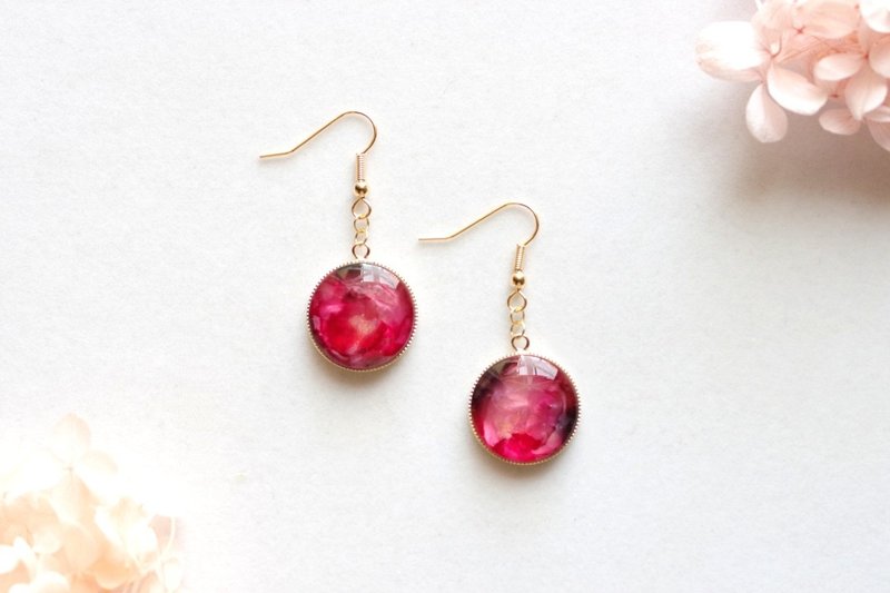 レジンアート　ラウンドピアス・残酷のメルヘン - 耳環/耳夾/耳骨夾 - 樹脂 粉紅色