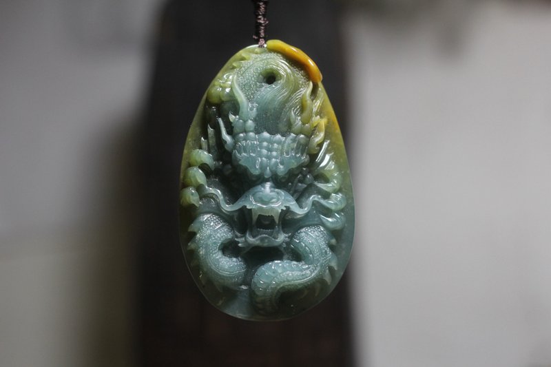 【客製款】天然翡翠 龍行天下 龍牌   大氣掛件 中國生肖龍 吊墜 - 吊飾 - 玉石 綠色