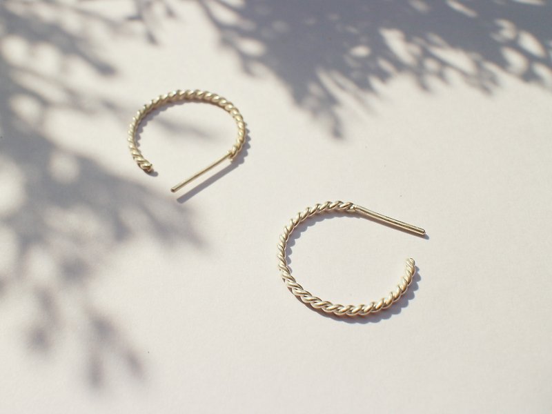 Twist c-hoop earring - silver posts - ต่างหู - เงินแท้ ขาว