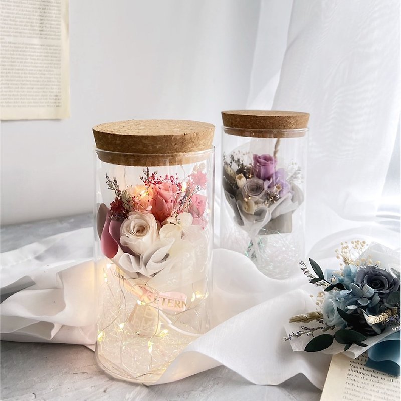 ベストセラーのプリザーブドフラワーの小さな花束花瓶 | 記念日、バレンタインデー、誕生日の贈り物に夢のある3色 - ドライフラワー・ブーケ - 寄せ植え・花 