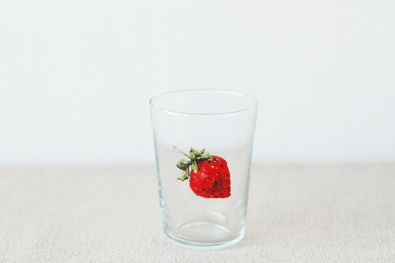 【+tPlanning】Fruit Glass Cup-Whole Strawberry - Cups - Glass Transparent