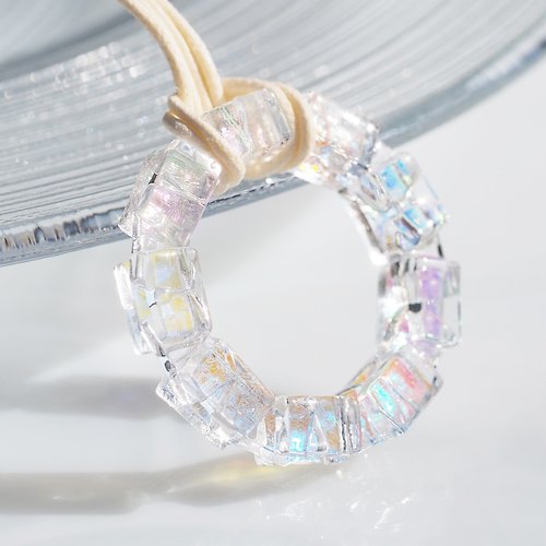 Happy Glass Caprice 【Premium】光るガラスの輪(オーロラリング【ミックス】)ネックレス【受注製作】