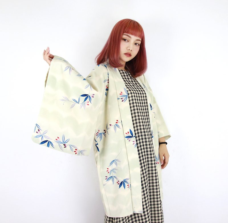 Back to Green-Japan brought back feather woven kimono lake water blue brush stroke / vintage kimono - เสื้อแจ็คเก็ต - ผ้าไหม 