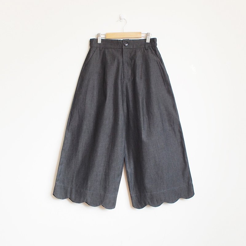 scallop pants : charcoal gray - กางเกงขายาว - ผ้าฝ้าย/ผ้าลินิน สีเทา