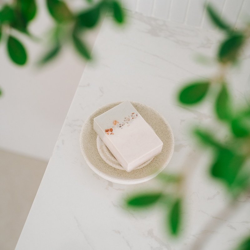 【24小時出貨】英國dook頂級手工鹽皂-夏日時光(甜橙+迷迭香) - 肥皂/手工皂 - 其他材質 多色