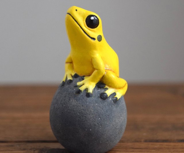 石の上にもモウドクフキヤガエル - ショップ もっちょこ 置物 - Pinkoi