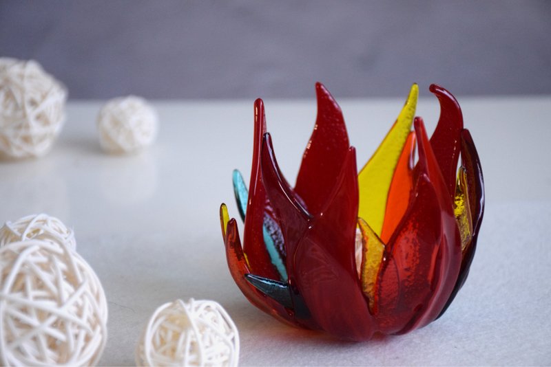 Unique glass candle holder Fire - red fused glass christmas candlestick holder - เทียน/เชิงเทียน - แก้ว สีแดง