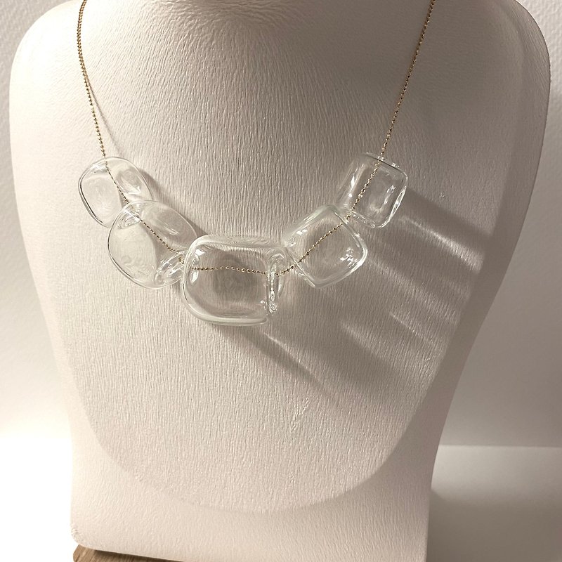 簡約漸層空氣感方形玻璃項鏈 / 頸鏈 - 頸圈項鍊 - 其他材質 白色