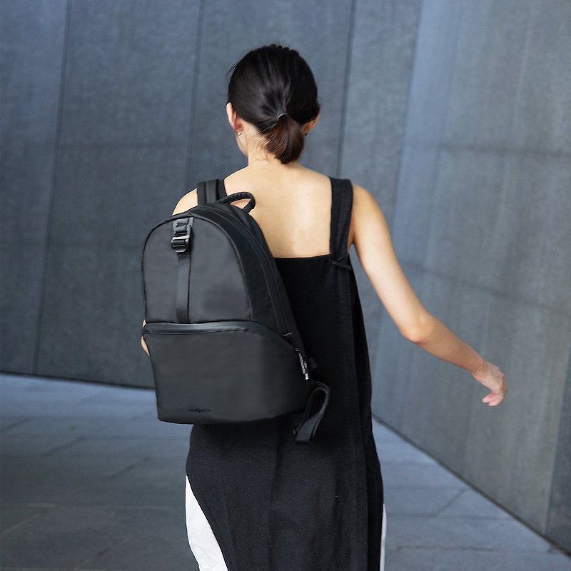 男女生輕便背包 防水 運動包 書包 電腦包 簡約設計 Nano - 啞黑 - 背囊/背包 - 防水材質 黑色