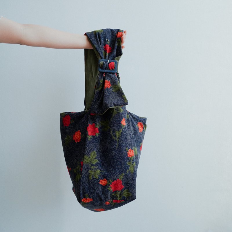 Old cloth flower thin shop cotton bag ring bag - กระเป๋าถือ - วัสดุอื่นๆ สีน้ำเงิน