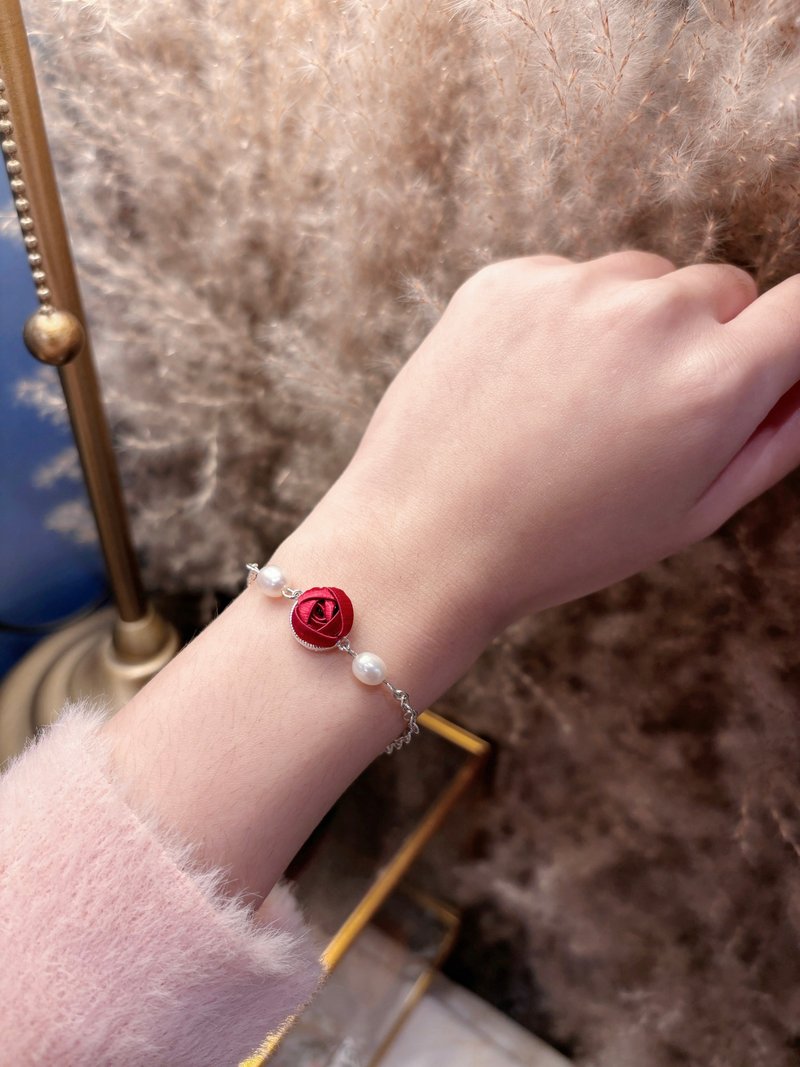 【Re-Re】 Silk Flora- Double Pearl Little Rose Bracelet - Bracelets - Silk Red