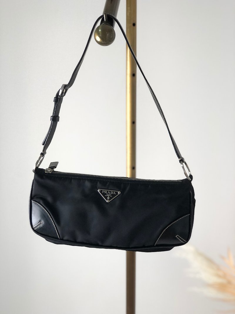 [Direct from Japan, branded used bag] PRADA Prada triangle logo hobo bag shoulder bag black vintage gfabk4 - กระเป๋าแมสเซนเจอร์ - ไนลอน สีดำ