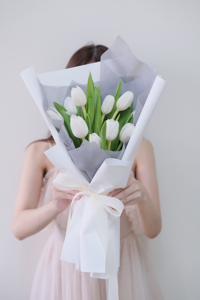2024 卒業チューリップブーケ韓国風ブーケ誕生日ブーケガールフレンドギフト - 観葉植物 - 寄せ植え・花 ホワイト