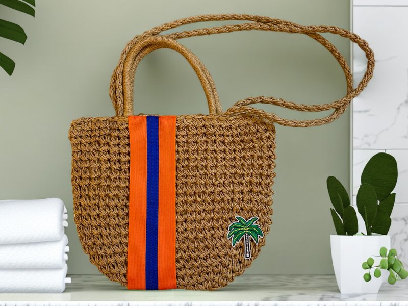 Raffia Tote Bag - Can Also Be Worn Sideways - กระเป๋าแมสเซนเจอร์ - วัสดุอื่นๆ สีกากี