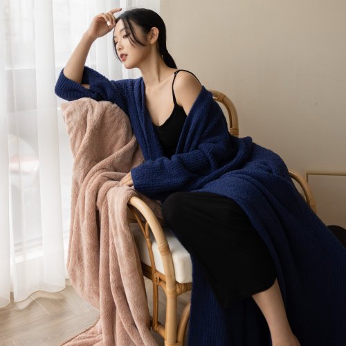 Rising Boutique l 練習有風格睡衣設計 網紅們熱推!!QQ超柔嫩雲朵針織睡袍-深邃海藍