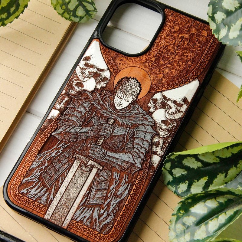 Dark Knight -  Phone case wood laser engraved + hand painting - 手機殼/手機套 - 木頭 咖啡色