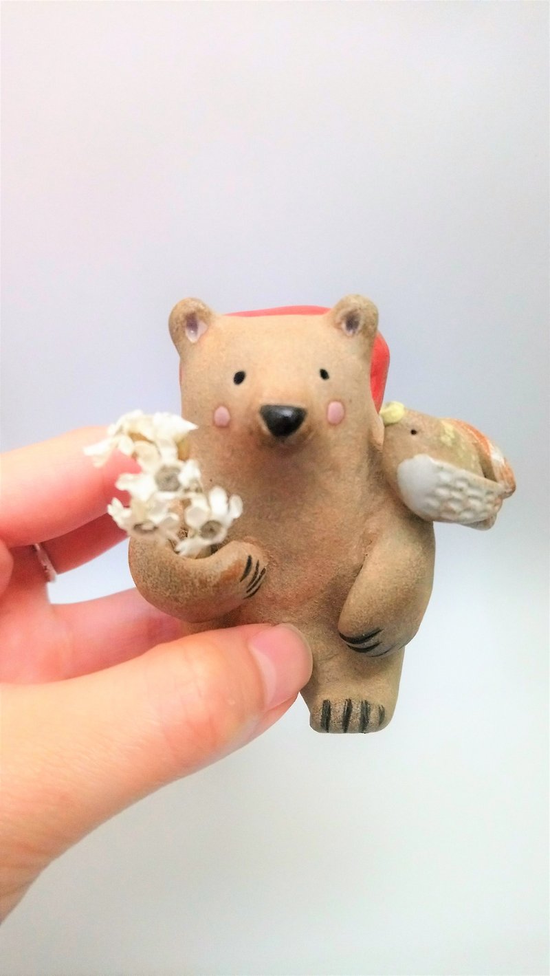 Brown bear and bird friend - Items for Display - Pottery Multicolor