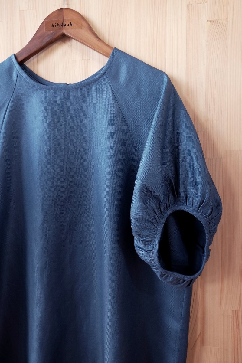 Round neck Lachlan puff sleeve top/ Teal herringbone pattern - เสื้อผู้หญิง - ผ้าฝ้าย/ผ้าลินิน สีน้ำเงิน