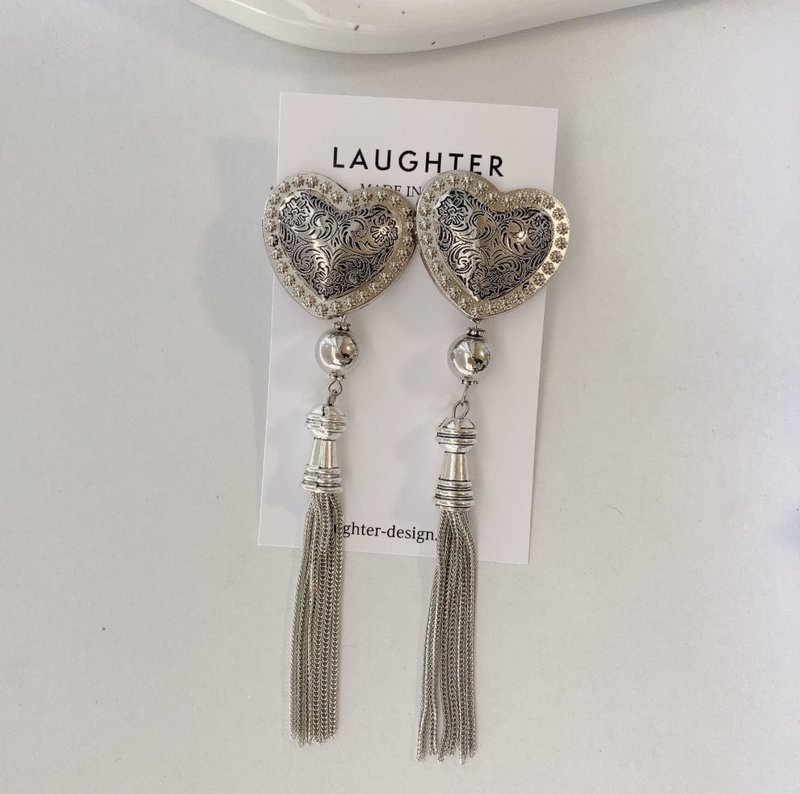 vintage heart tassel 耳針 耳夾 愛心 銀色 大尺寸 - 耳環/耳夾/耳骨夾 - 其他金屬 透明