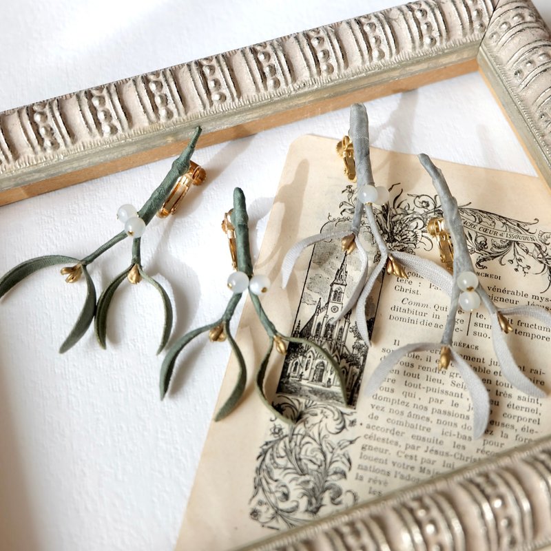 布花のヤドリギピアス/イヤリング - 耳環/耳夾/耳骨夾 - 棉．麻 綠色