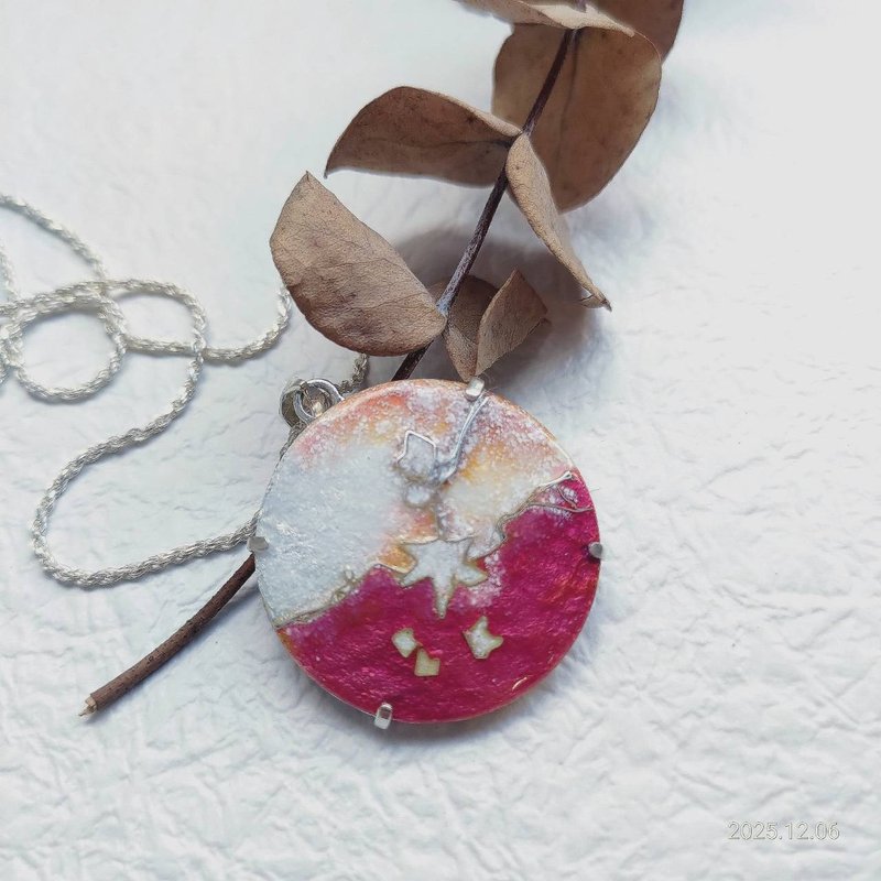 Crimson Maple, Falling Snow – Enamel Craft Necklace / Sterling Silver Plique-à-jour - Earrings & Clip-ons - Silver Red