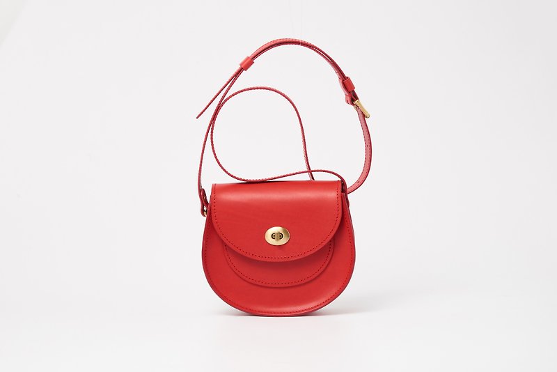 Saddle Bag / Red Red - กระเป๋าแมสเซนเจอร์ - หนังแท้ สีแดง