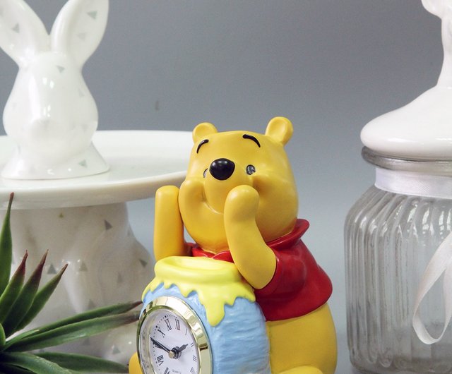 Japan Disney design Winnie the Pooh holding honey with hands and face on  the table clock decoration - Shop sussliving Clocks - Pinkoi