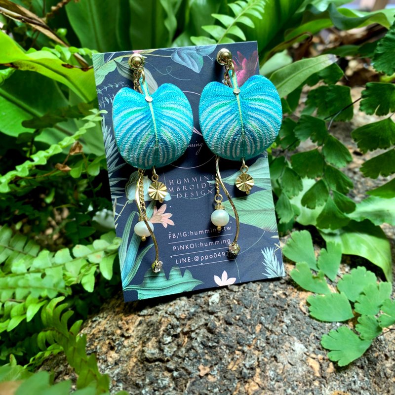 humming- Calathea orbifolia / Plant /Embroidery earrings - Earrings & Clip-ons - Thread Green