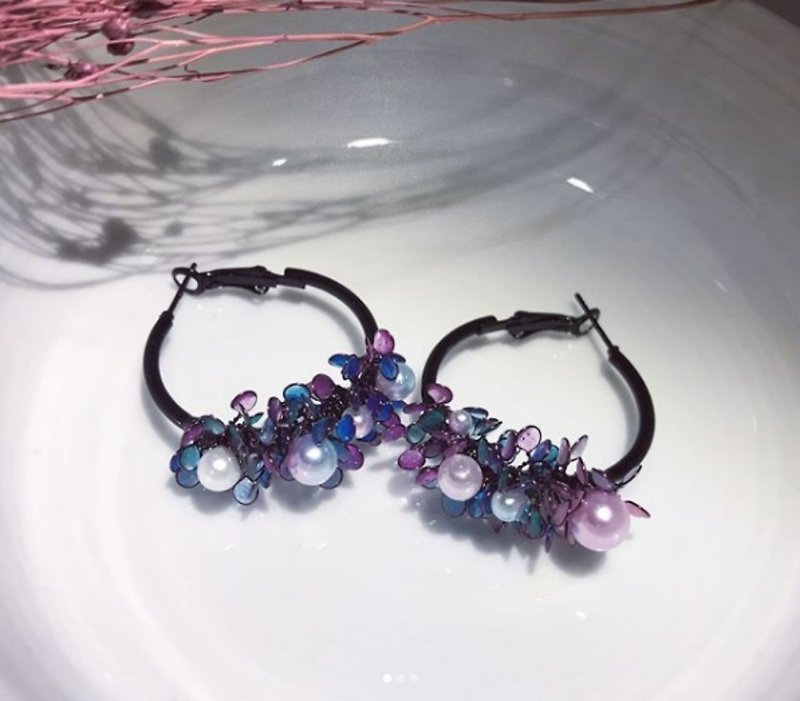 Angel's Flower Basket Ear Pins【Black Mayer】 - Earrings & Clip-ons - Other Materials Black