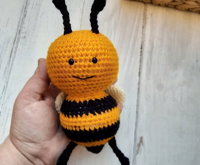 Hand Crochet Yellow Bee Stuffed Toys Animals Dolls Gift Souvenirs Handmade