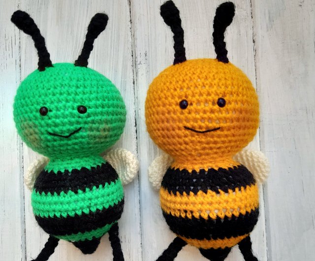 手かぎ針編みおかしい蜂ぬいぐるみ動物ぬいぐるみニットあみぐるみギフト - ショップ CrochetByIryska 知育玩具・ぬいぐるみ -  Pinkoi