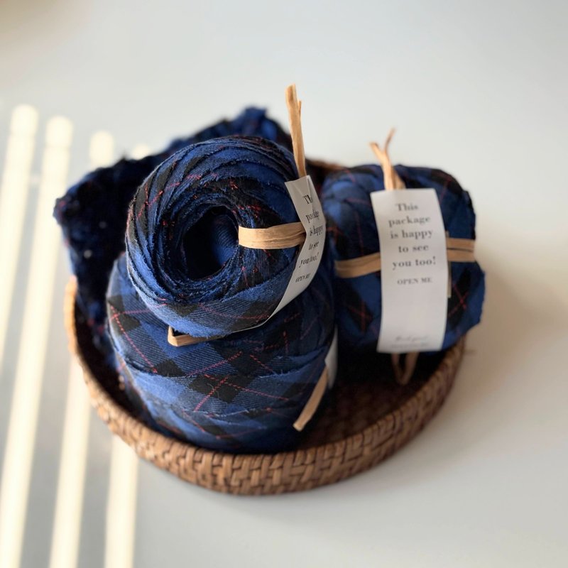 升級再造的織物紗線  蘇格蘭格子紅線藍 L - 編織/刺繡/羊毛氈/縫紉 - 聚酯纖維 藍色