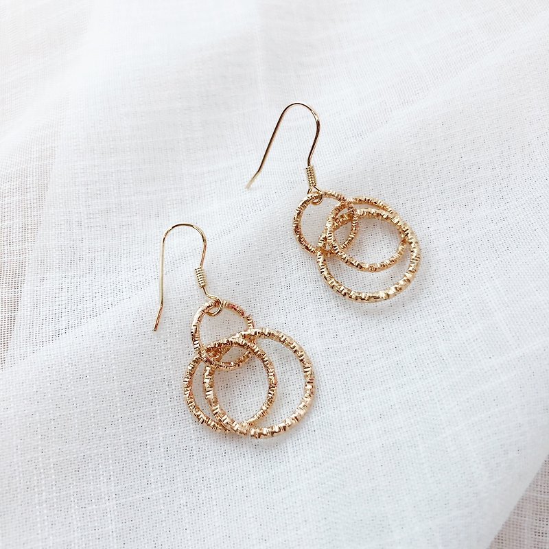 Small Hoop Circle Retro Golden Color Earrings  can change to Clip on - Earrings & Clip-ons - Other Metals Gold