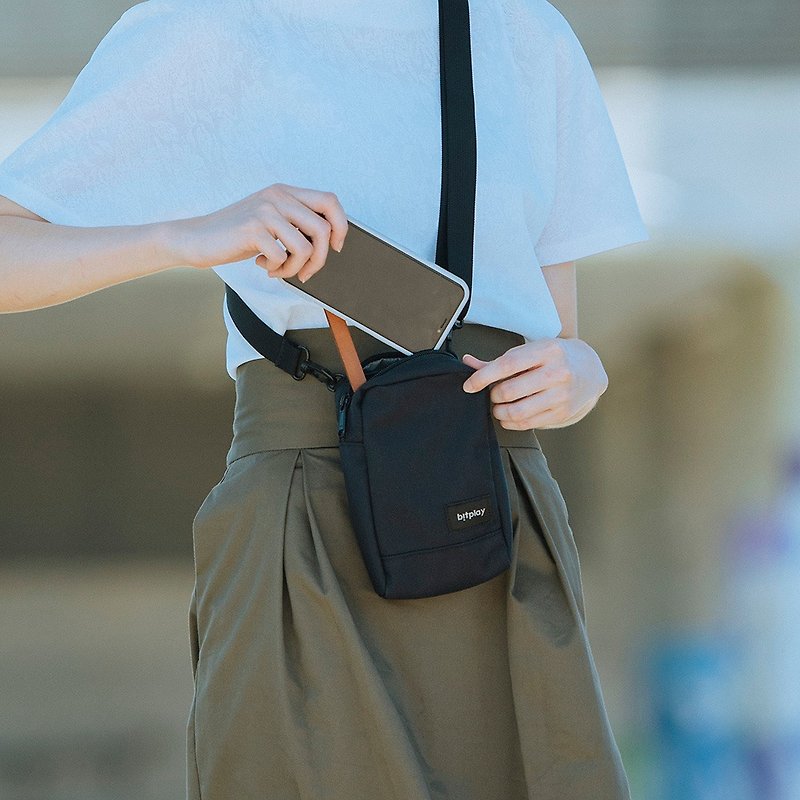 bitplay light travel bag phone bag phone bag - Messenger Bags & Sling Bags - Polyester Black