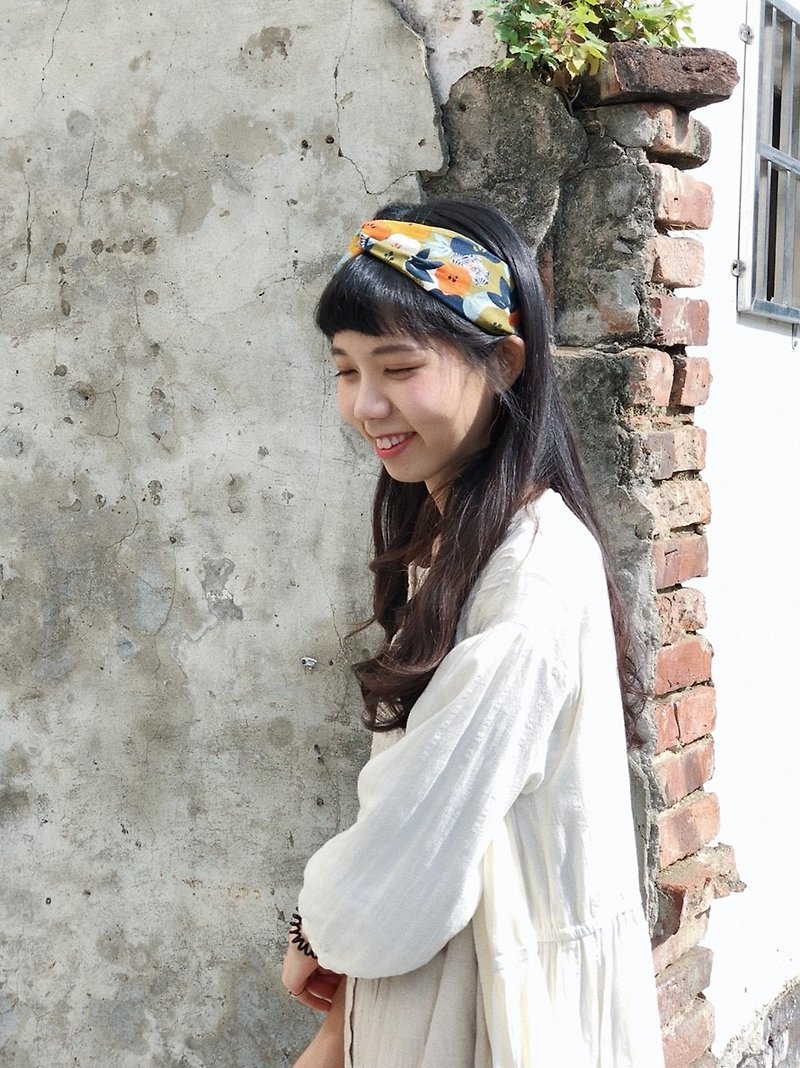 Hand-made cross hair band / Japanese style florets - Hair Accessories - Cotton & Hemp Orange