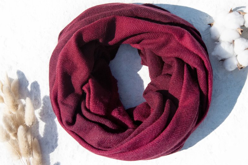 喀什米爾Cashmere/羊絨圍巾/純羊毛圍巾披巾/戒指絨披肩-暗紅漸層 - 圍巾/披肩 - 羊毛 紅色