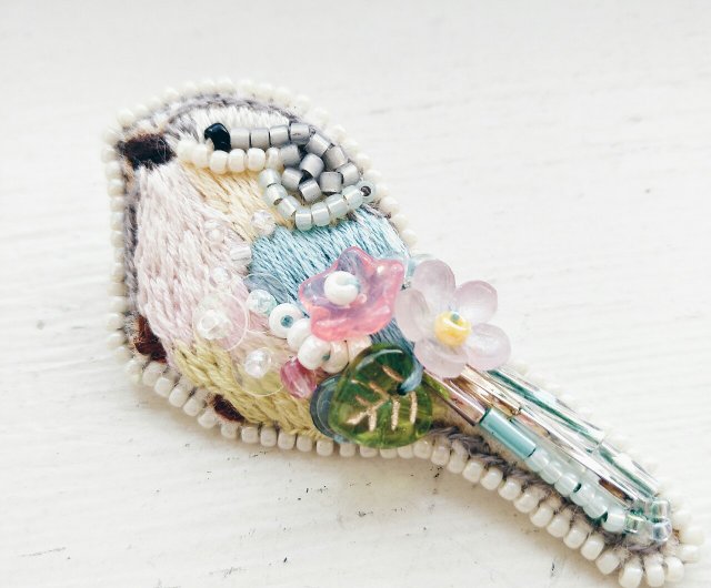 APROSIO＆CO 鳥のビーズブローチ APROSIO＆CO 鳥のビーズブローチ