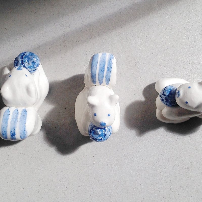 Tiny creatures - Squirrel porcelain - Items for Display - Porcelain Blue