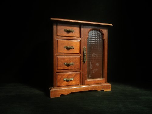 老時光OLD-TIME Vintage & Classic & Deco 【老時光 OLD-TIME】早期二手台灣製雕刻玻璃珠寶櫃