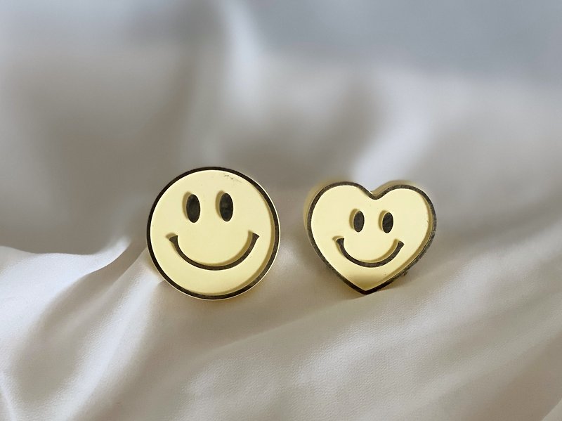 Smiley line diffuser car clip car diffuser clip single entry - Fragrances - Other Materials Yellow
