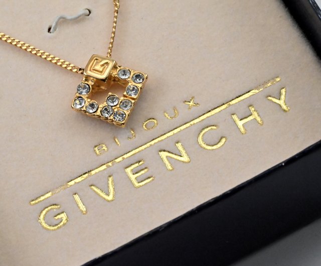 送料無料 Vintage GIVENCHY ジバンシィ ネックレス 復古項鍊 ゴールド スクエア ジルコニア 日本発送 - ショップ Ooyama  ネックレス - Pinkoi