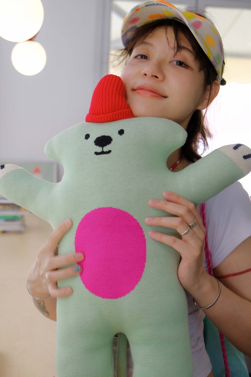 Grandma Lin Li's hug me bear original cute nap special-shaped backrest waist pad hand extra large pillow - หมอน - ผ้าฝ้าย/ผ้าลินิน สีเขียว