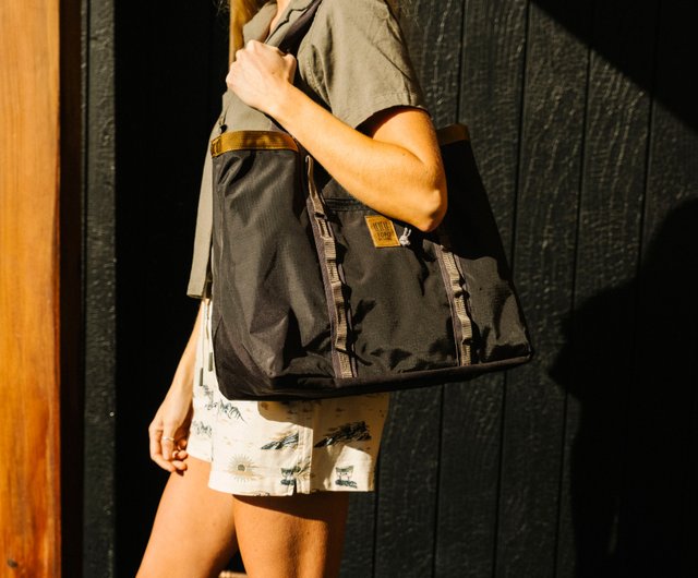 SS25 New Colour) MOUNTAIN UTILITY TOTE - Shop topodesigns-hk