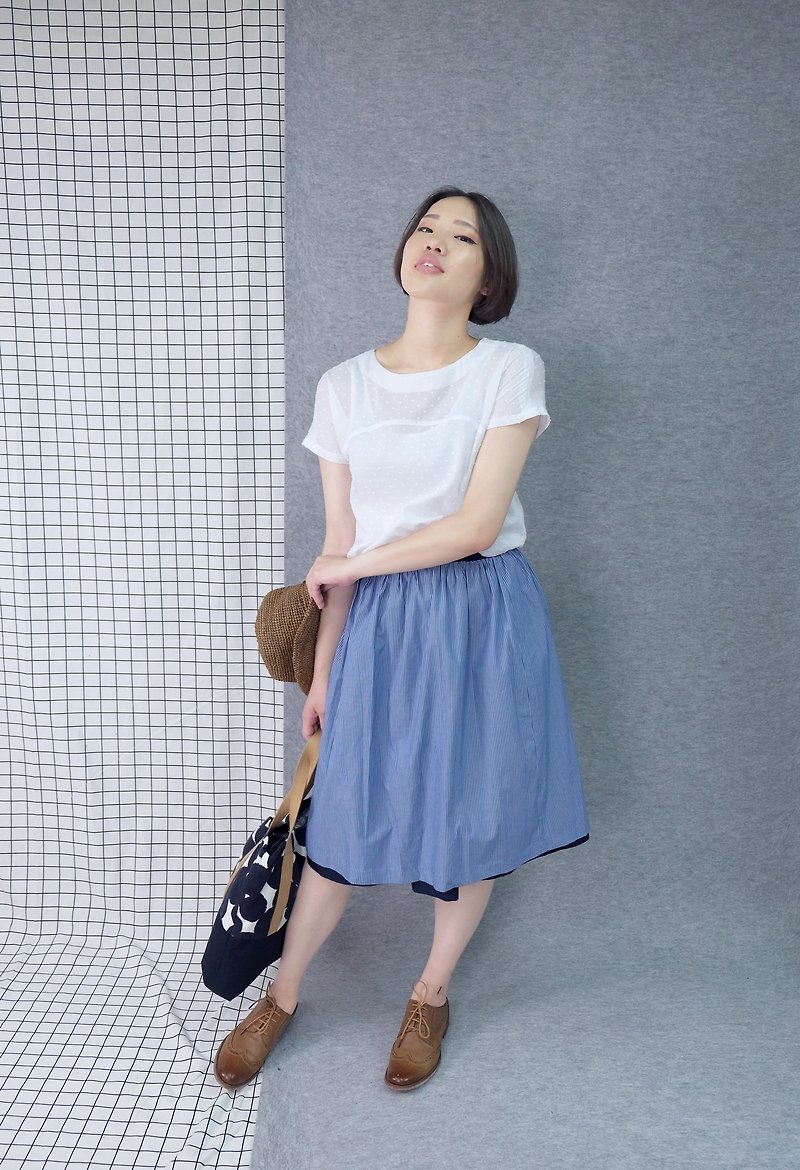 Hikidashi round neck with sleeves stitching top. White dot - เสื้อผู้หญิง - ผ้าฝ้าย/ผ้าลินิน ขาว