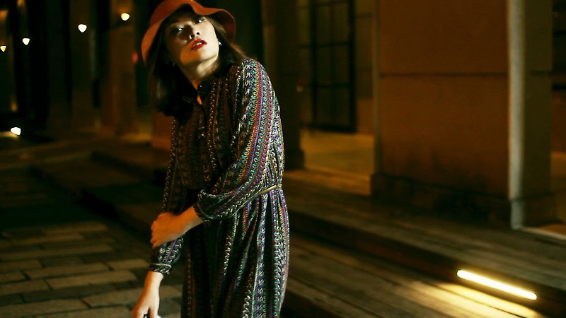 Totem chiffon long-sleeved vintage dress / brought back to VINTAGE abroad - One Piece Dresses - Polyester 